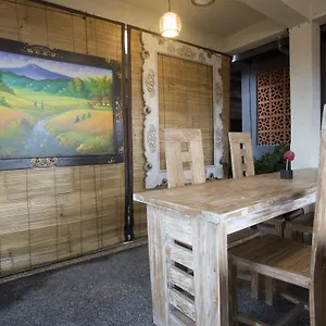  Hostel Poshtel